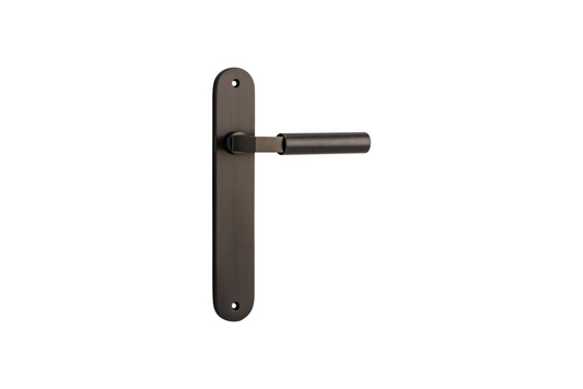 Berlin Lever Oval Signature Brass