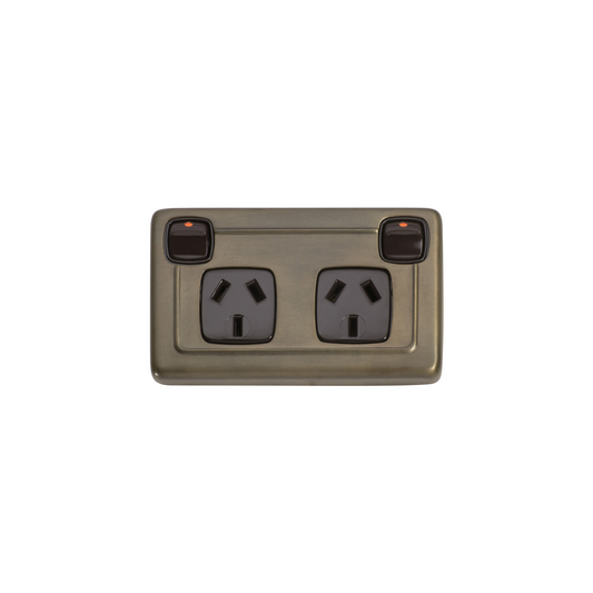 Double Power Point Antique Brass/Brown